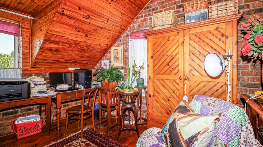 6 Bedroom Property for Sale in Mossel Bay Rural Western Cape